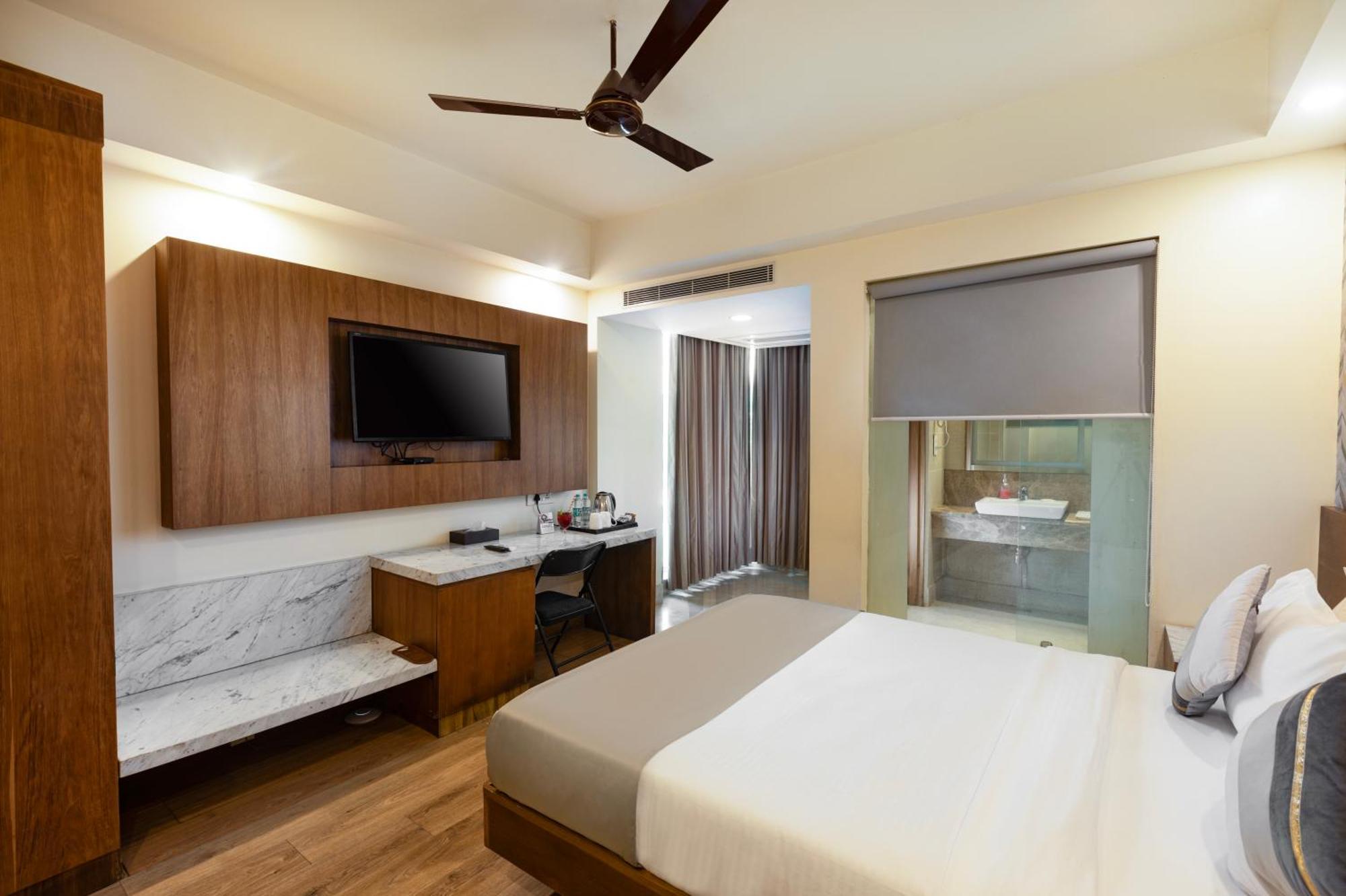 The Orion Plaza - Nehru Place New Delhi Exterior photo